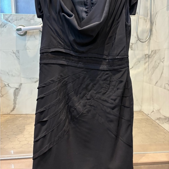 Forever 21 - Formal Dress - Classy Navy Dress - Cocktail Length - Sz Medium - Picture 2 of 4